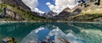 Lake Darashkol (Darash-Kol) (beautiful lake) - Altai Mountains